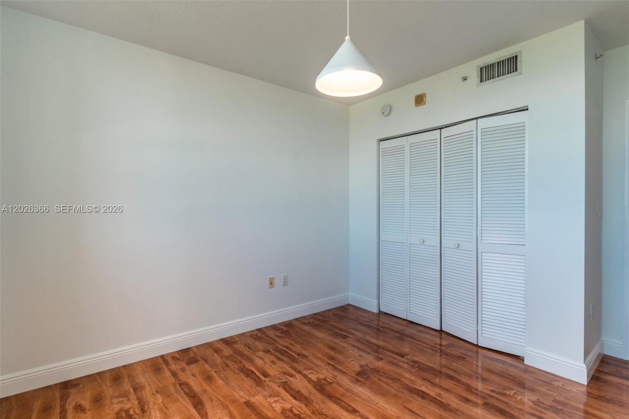 19501 W Country Club Dr, Unit 1603, Aventura, FL 33180 Photo