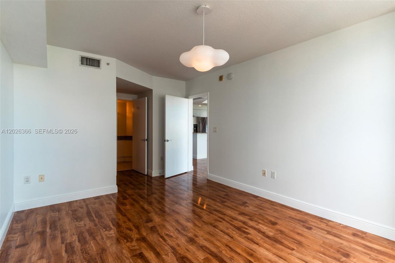 19501 W Country Club Dr, Unit 1603, Aventura, FL 33180 Photo