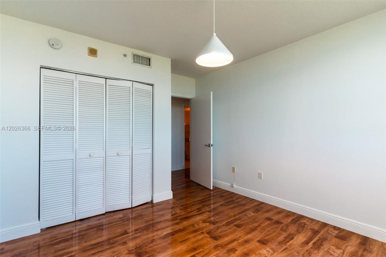 19501 W Country Club Dr, Unit 1603, Aventura, FL 33180 Photo