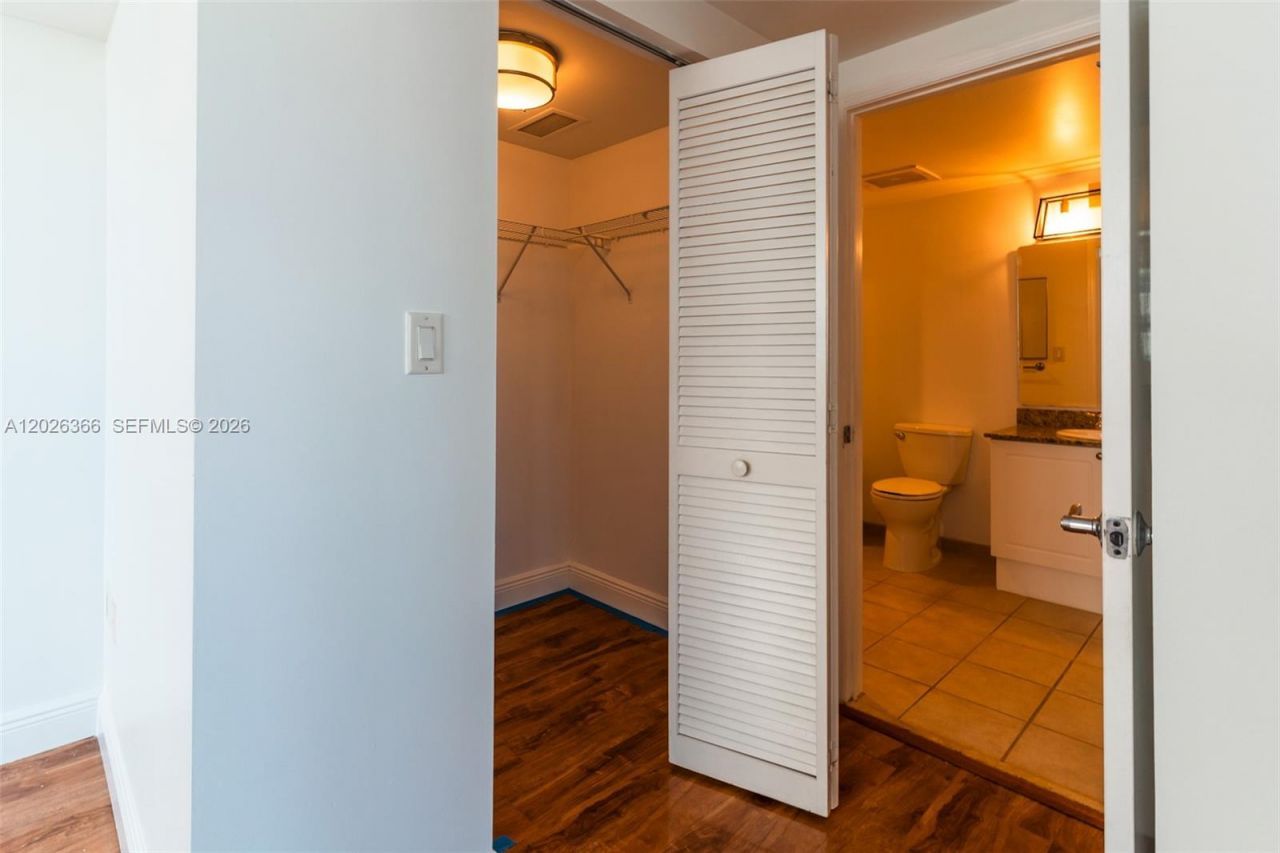 19501 W Country Club Dr, Unit 1603, Aventura, FL 33180 Photo