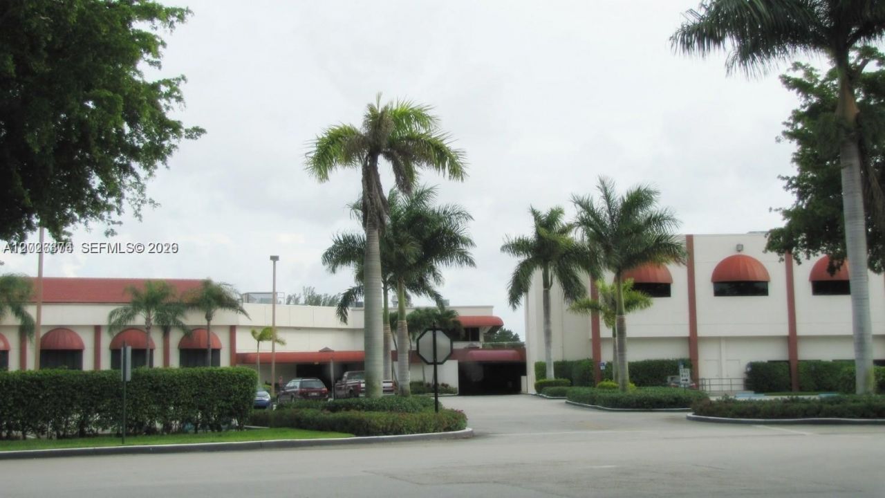 8911 S Hollybrook Blvd , Unit 106, Pembroke Pines, FL 33025 Photo