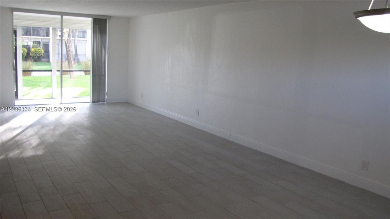 8911 S Hollybrook Blvd , Unit 106, Pembroke Pines, FL 33025 Photo