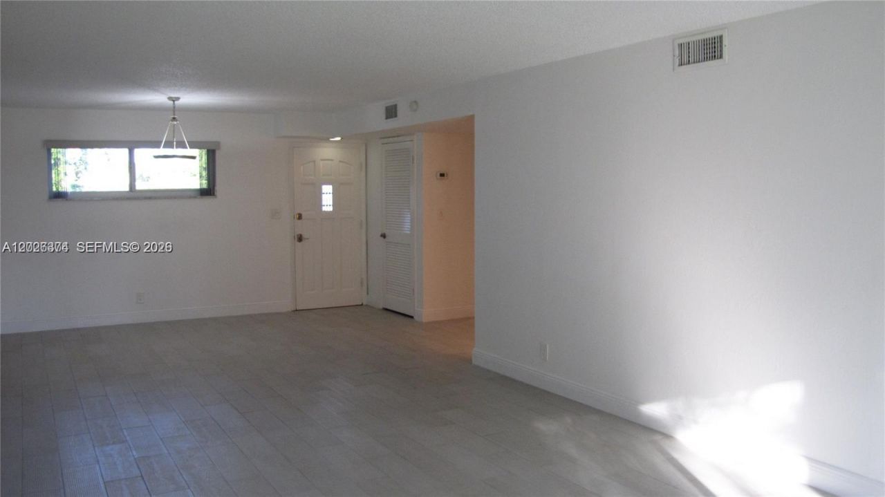 8911 S Hollybrook Blvd , Unit 106, Pembroke Pines, FL 33025 Photo