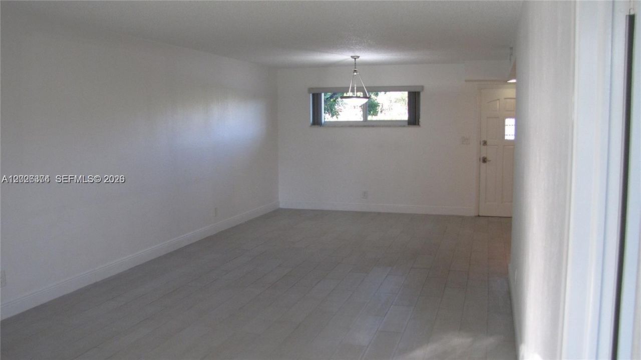 8911 S Hollybrook Blvd , Unit 106, Pembroke Pines, FL 33025 Photo