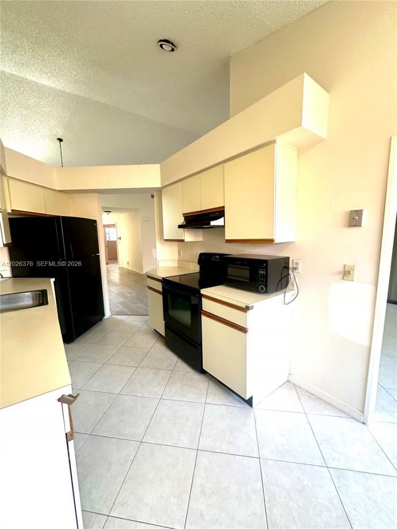 3176 Arbor Ln, Unit 2506, Hollywood, FL 33021 Photo