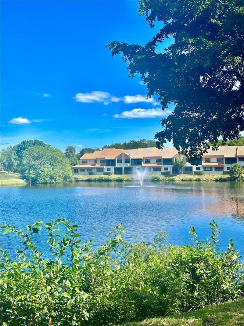 3176 Arbor Ln, Unit 2506, Hollywood, FL 33021 Photo