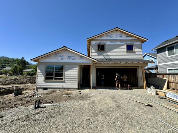312 Lithia Avenue, Talent, OR 97540