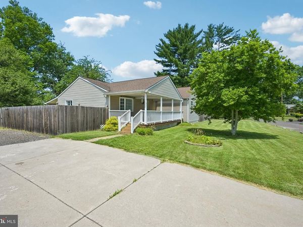 1440 CENTRE STREET, LEVITTOWN, PA 19057