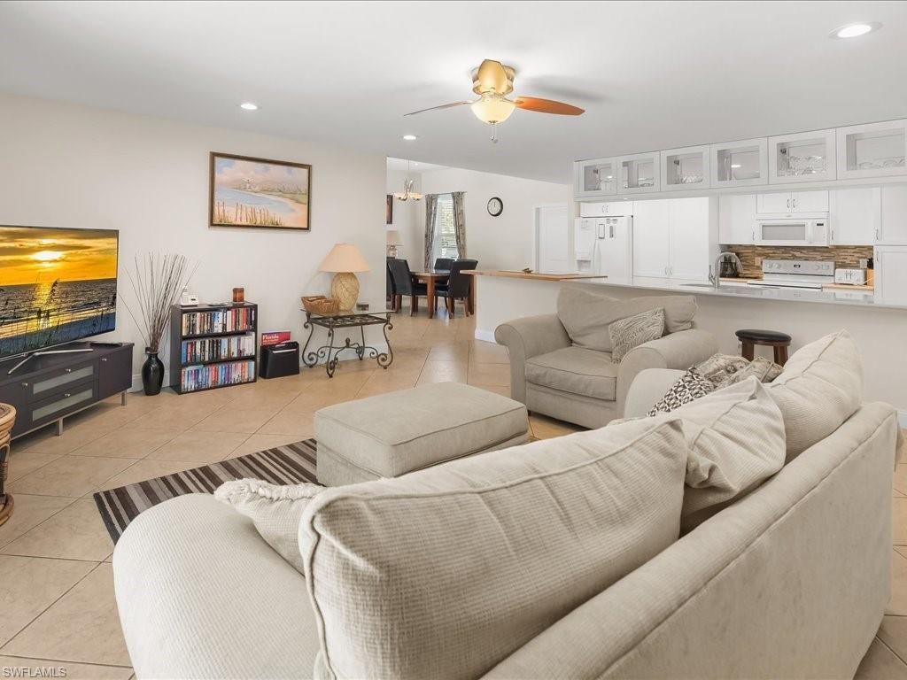 25401 Carney Cir, Bonita Springs, FL 34135 Photo