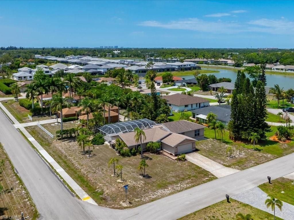 25401 Carney Cir, Bonita Springs, FL 34135 Photo