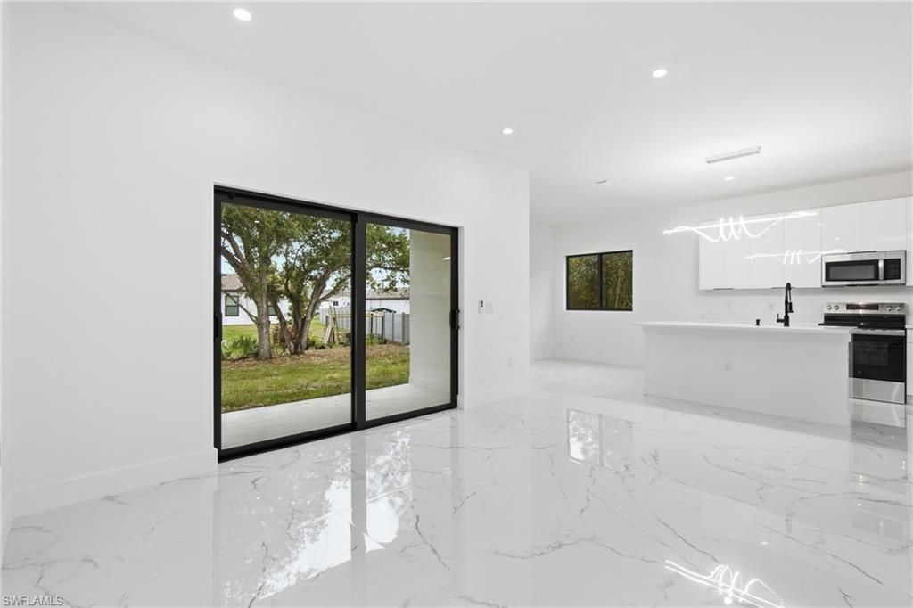 161 Blackstone Dr , Fort Myers, FL 33913 Photo