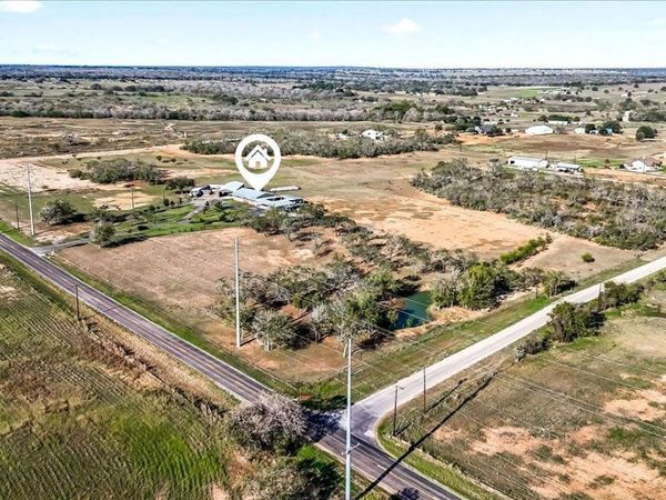 6653 Fm 539, Floresville, TX 78114