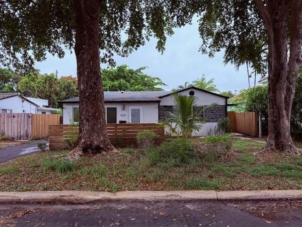 1621-1623 NE 16th Terrace NE, Fort Lauderdale, FL 33305