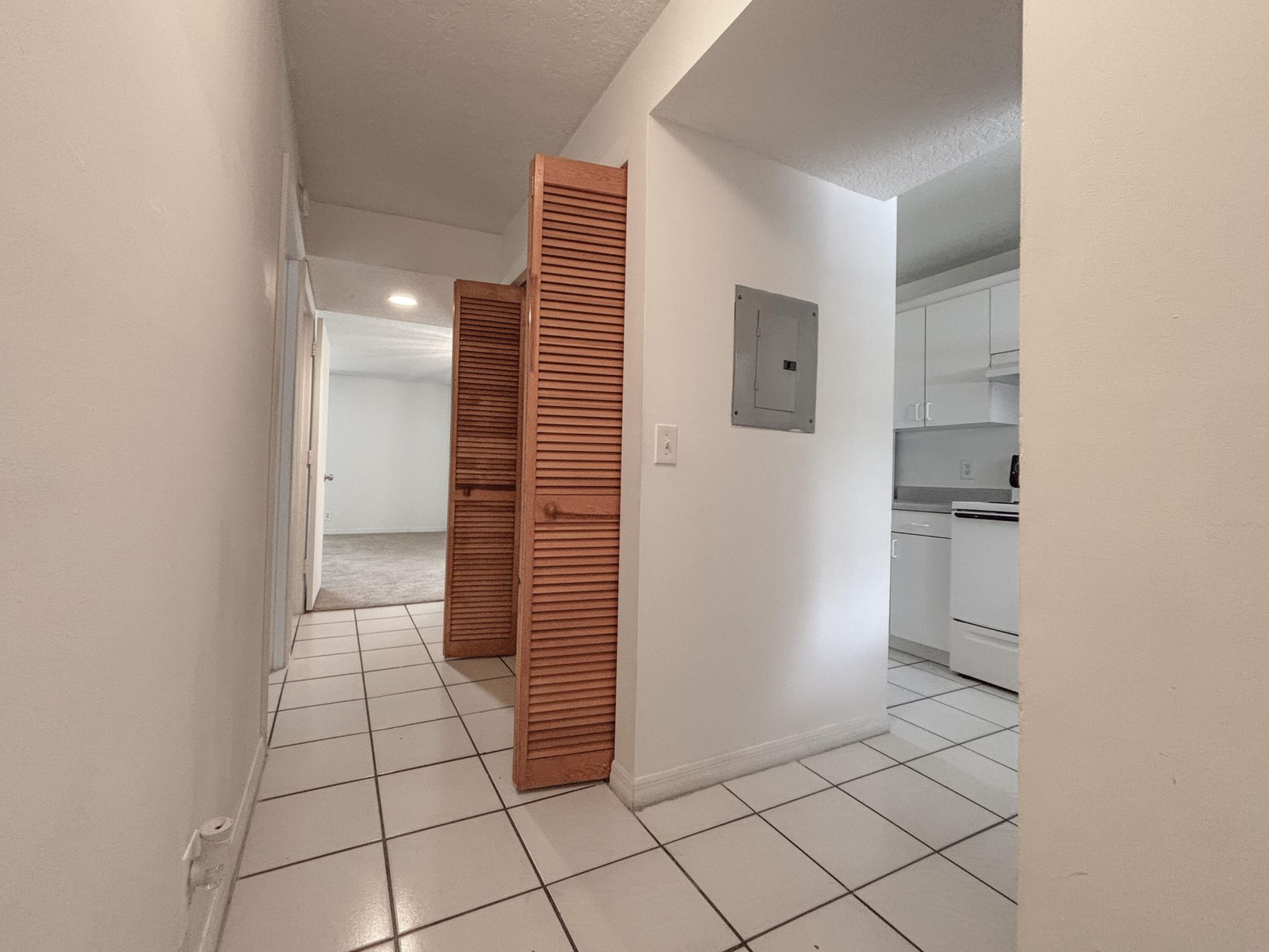 9013 NW 38th Drive, Unit 106, Coral Springs, FL 33065 Photo