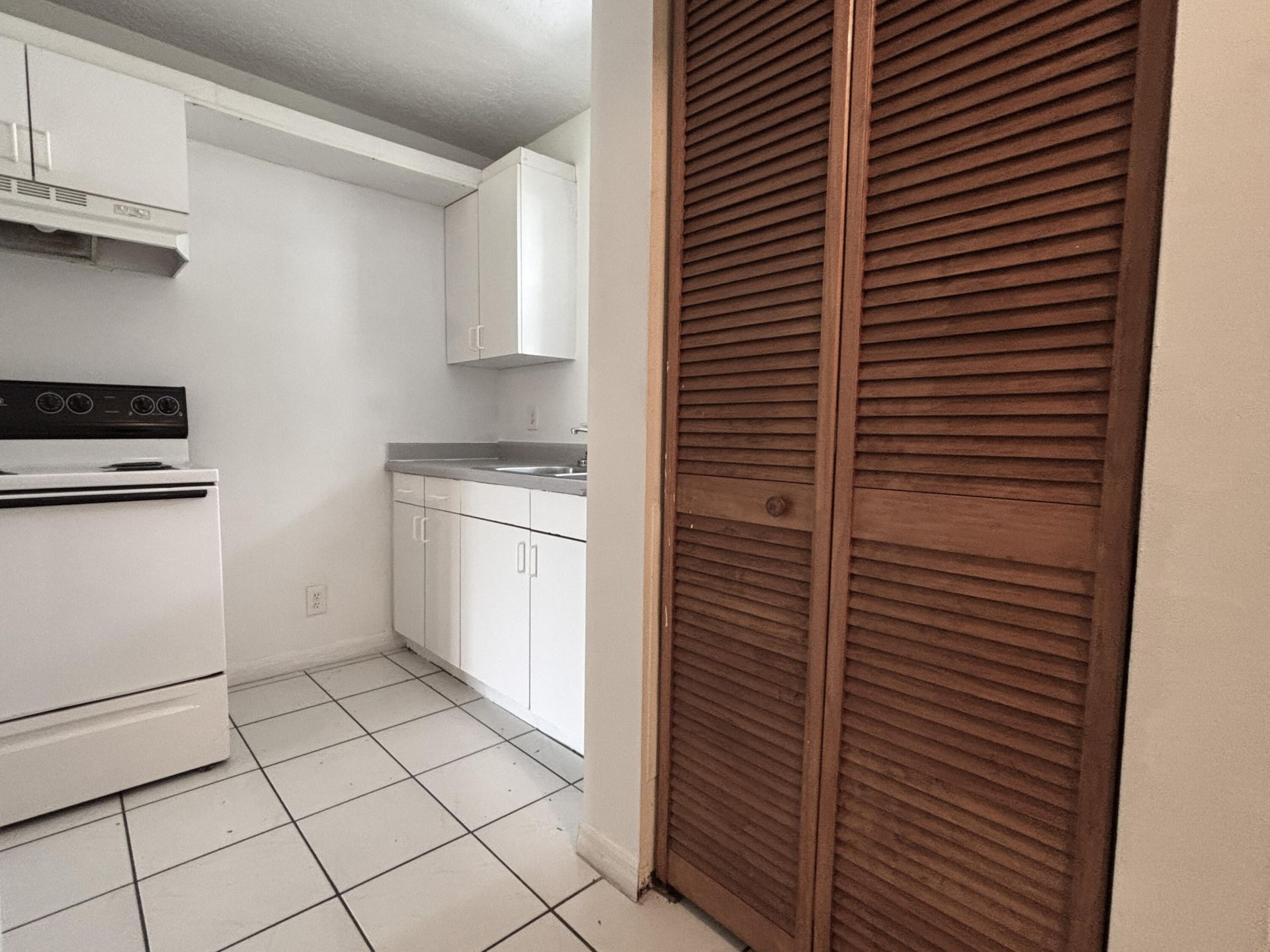 9013 NW 38th Drive, Unit 106, Coral Springs, FL 33065 Photo