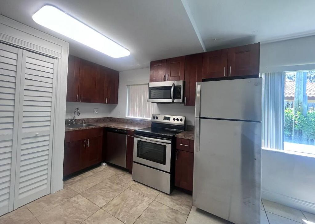 520 NE 44th Street, Boca Raton, FL 33431 Photo