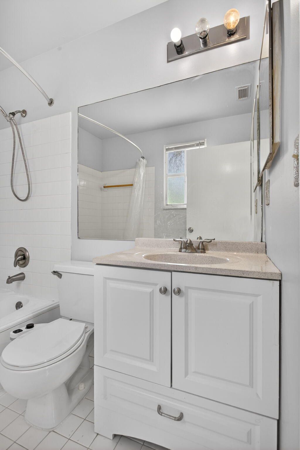 3083 W Buena Vista Drive, Margate, FL 33063 Photo