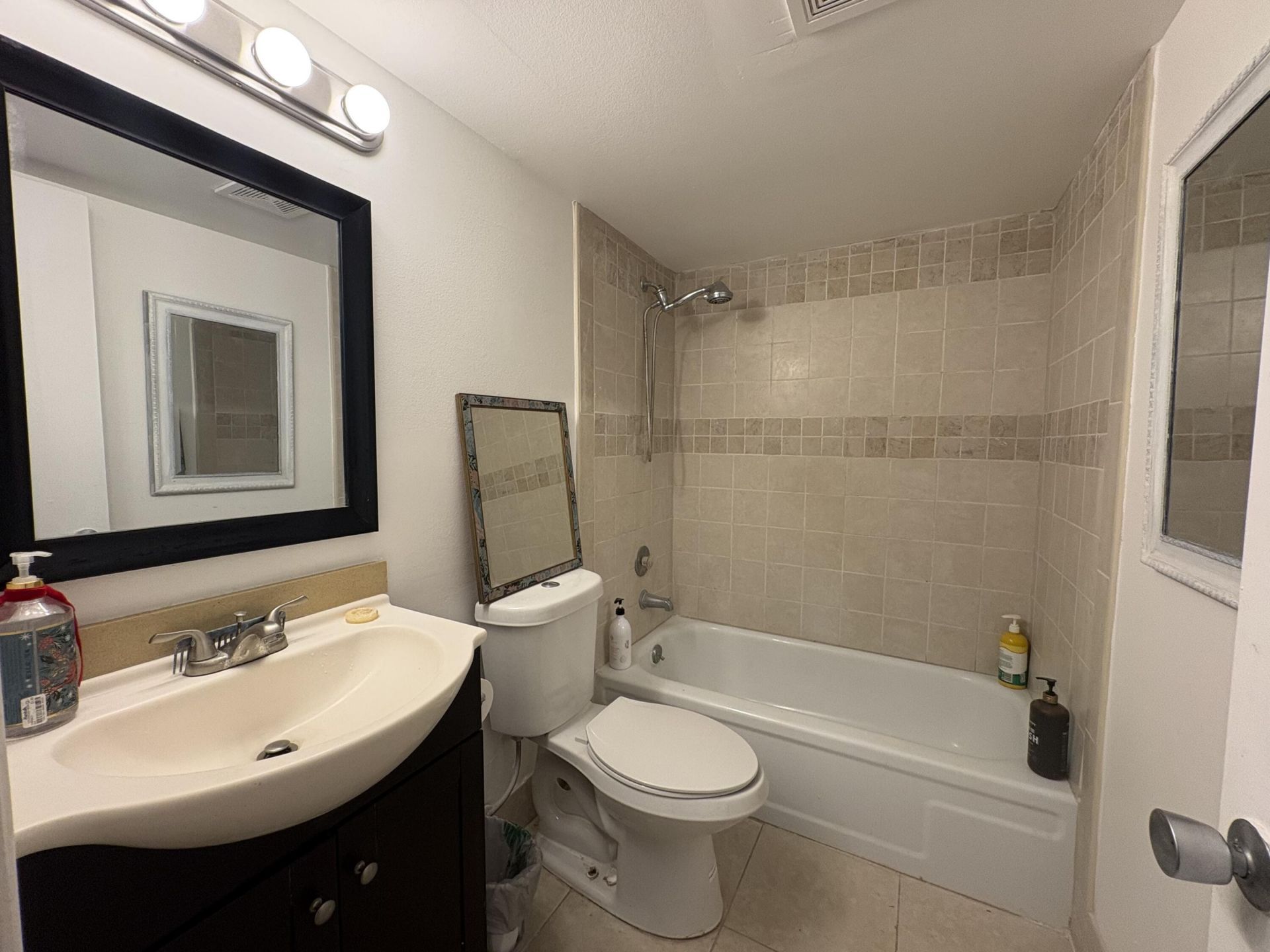 2 Kent A, West Palm Beach, FL 33417 Photo