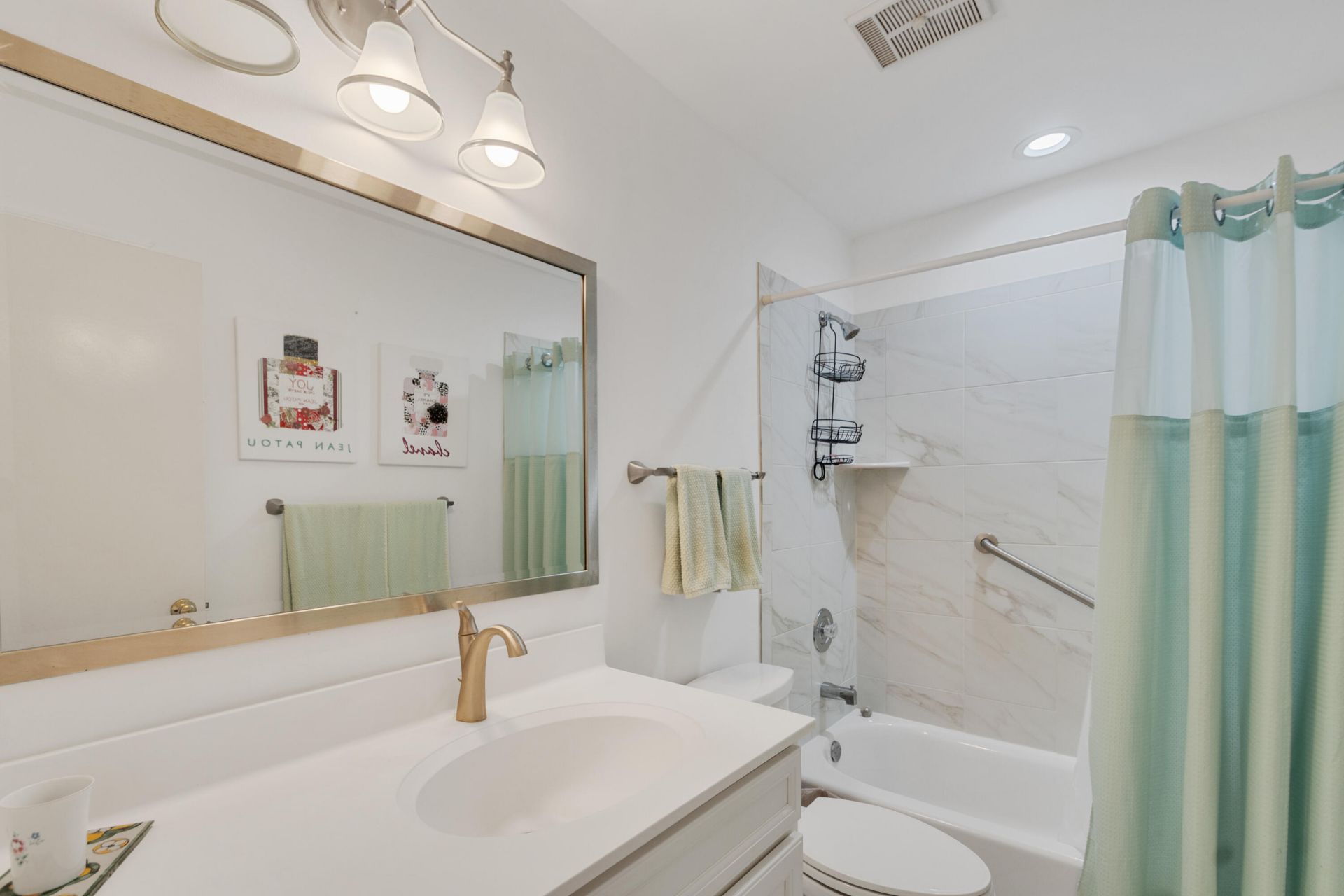 5045 Harmony Circle, Unit 209, Vero Beach, FL 32967 Photo