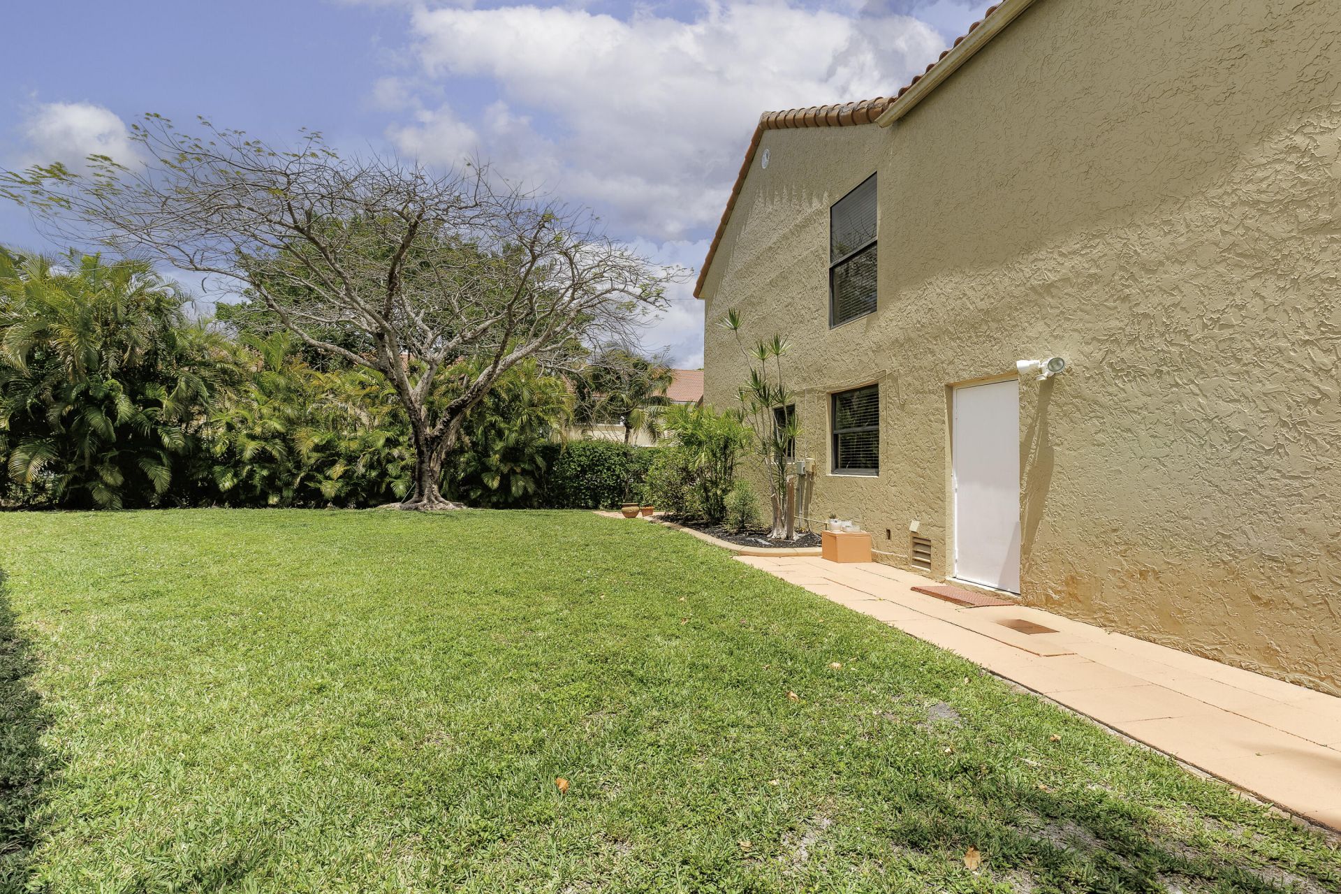2057 Maplewood Drive, Coral Springs, FL 33071 Photo