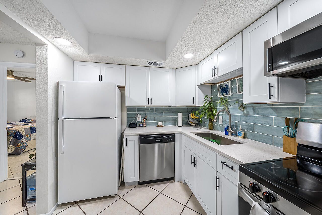 1507 SE Royal Green Circle, Unit 102, Port Saint Lucie, FL 34952 Photo