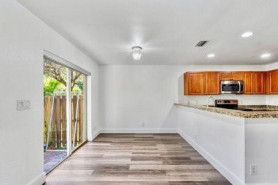 330 SW 2nd Avenue, Unit 14, Hallandale Beach, FL 33009 Photo