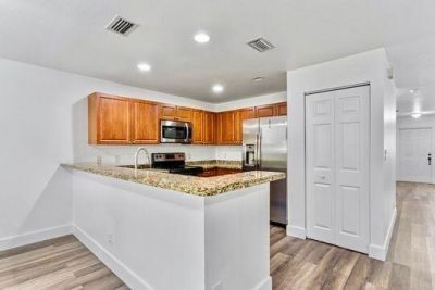 330 SW 2nd Avenue, Unit 14, Hallandale Beach, FL 33009 Photo