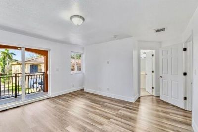 330 SW 2nd Avenue, Unit 14, Hallandale Beach, FL 33009 Photo