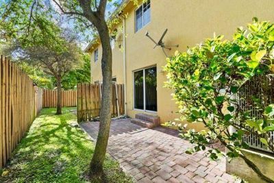 330 SW 2nd Avenue, Unit 14, Hallandale Beach, FL 33009 Photo