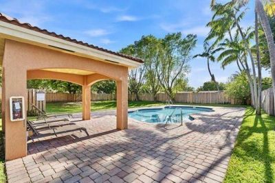 330 SW 2nd Avenue, Unit 14, Hallandale Beach, FL 33009 Photo