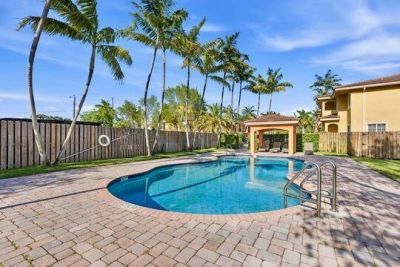 330 SW 2nd Avenue, Unit 14, Hallandale Beach, FL 33009 Photo