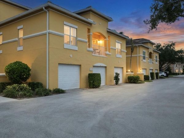 5015 Fairways Circle, Unit 107, Vero Beach, FL 32967