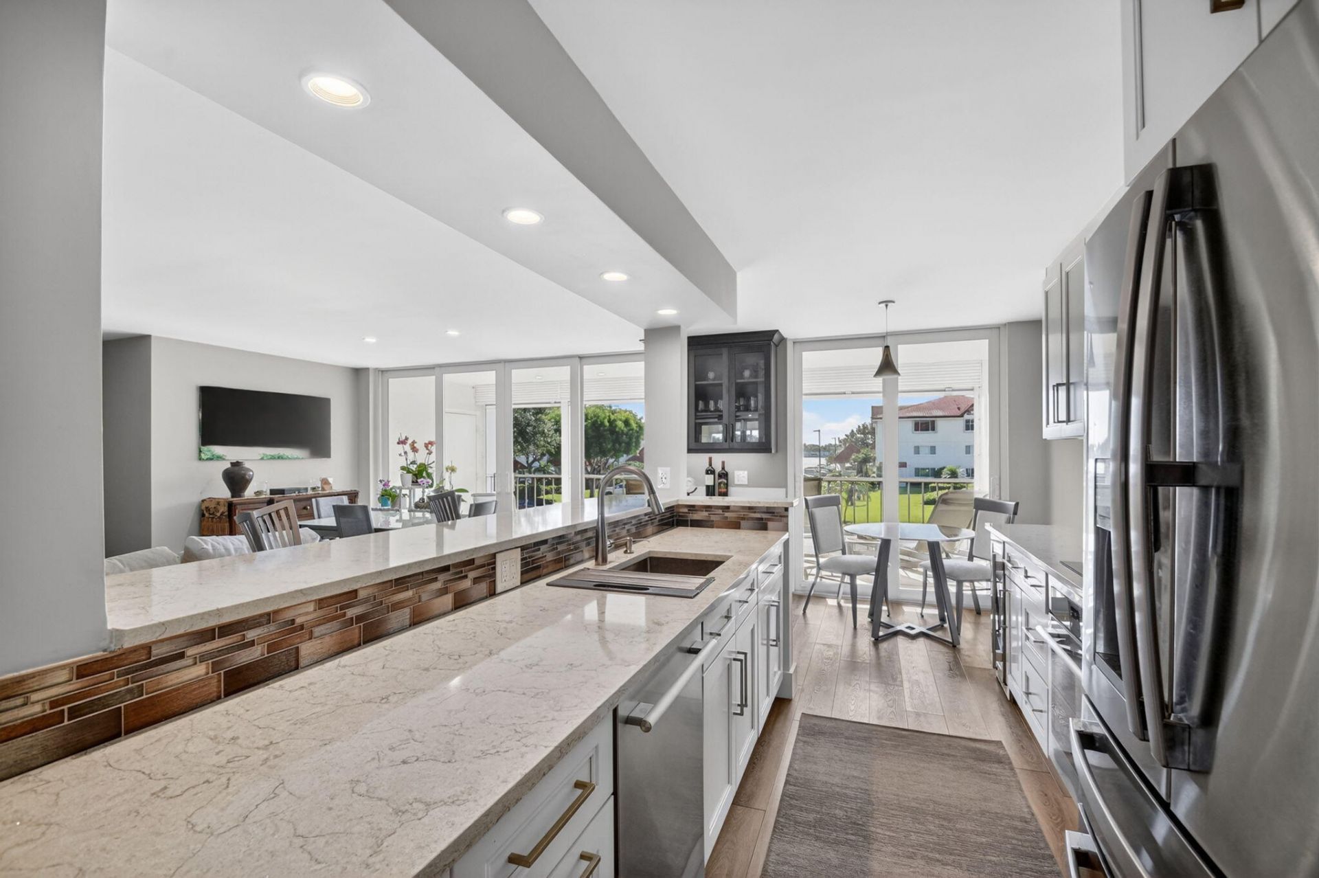 104 Half Moon Circle, Unit D2, Hypoluxo, FL 33462 Photo