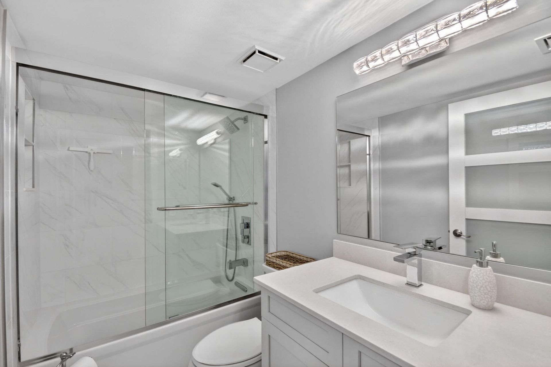 104 Half Moon Circle, Unit D2, Hypoluxo, FL 33462 Photo