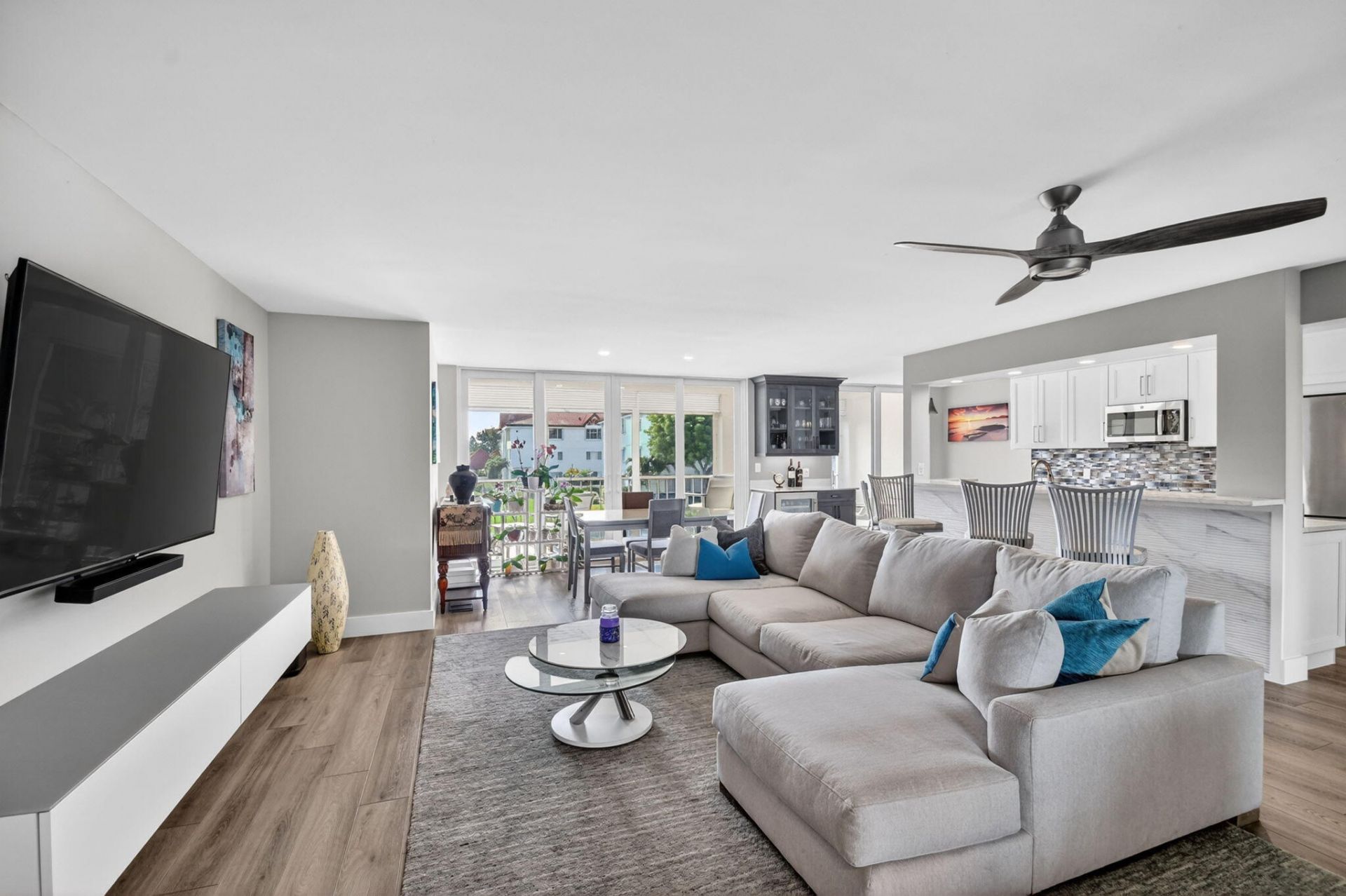 104 Half Moon Circle, Unit D2, Hypoluxo, FL 33462 Photo