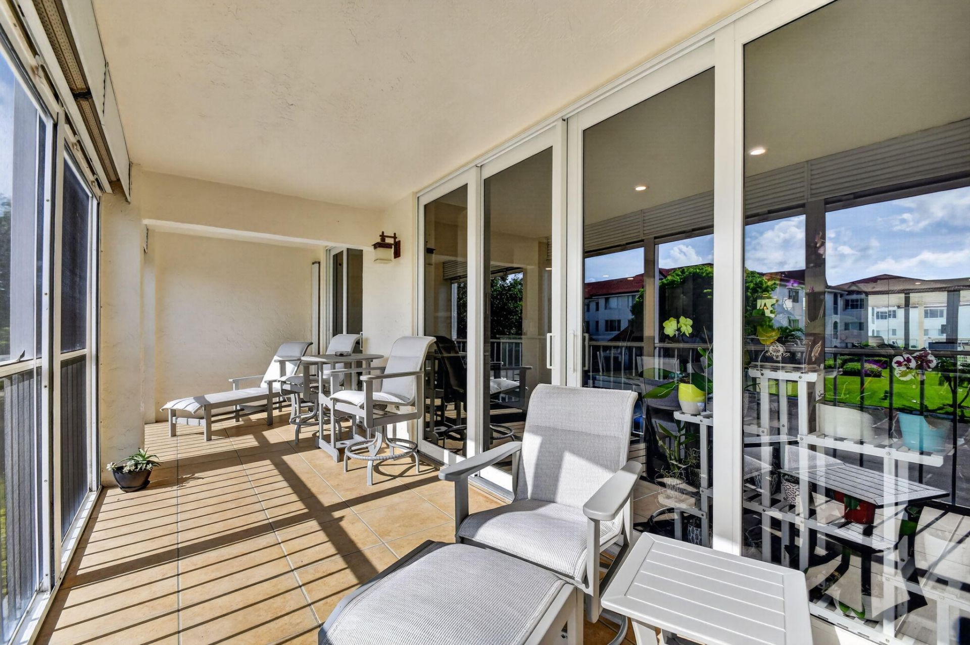 104 Half Moon Circle, Unit D2, Hypoluxo, FL 33462 Photo