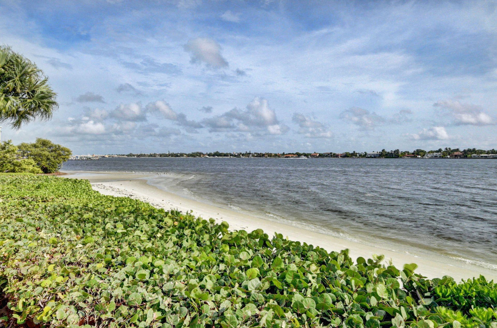 104 Half Moon Circle, Unit D2, Hypoluxo, FL 33462 Photo