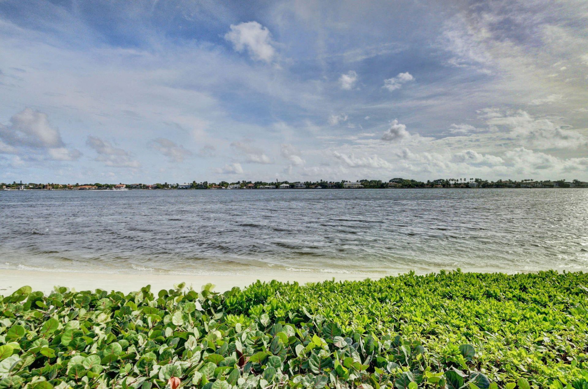 104 Half Moon Circle, Unit D2, Hypoluxo, FL 33462 Photo