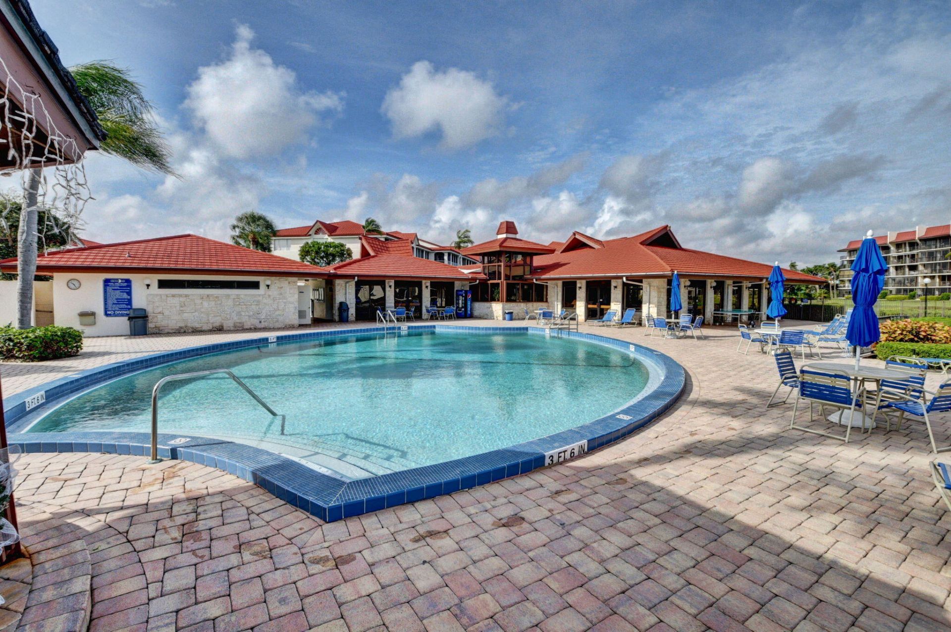 104 Half Moon Circle, Unit D2, Hypoluxo, FL 33462 Photo