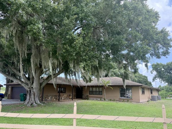 1631 SE 24th Boulevard, Okeechobee, FL 34974