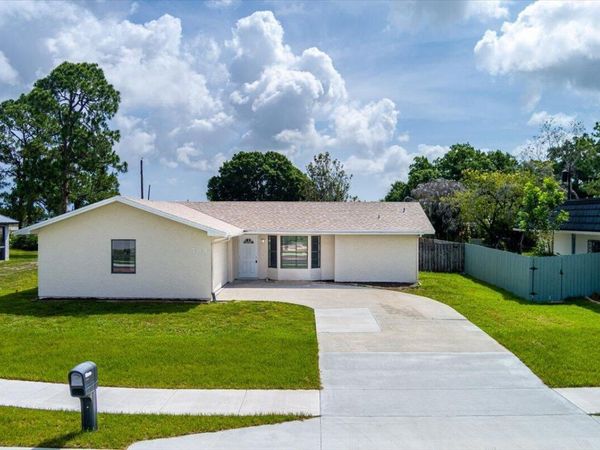 765 SE Floresta Drive, Port St. Lucie, FL 34983