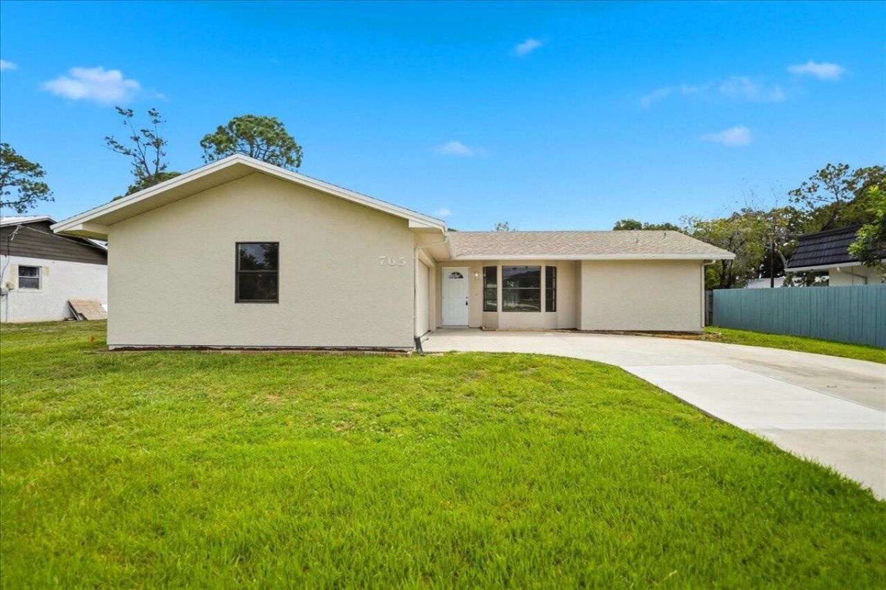 765 SE Floresta Drive, Port Saint Lucie, FL 34983 Photo