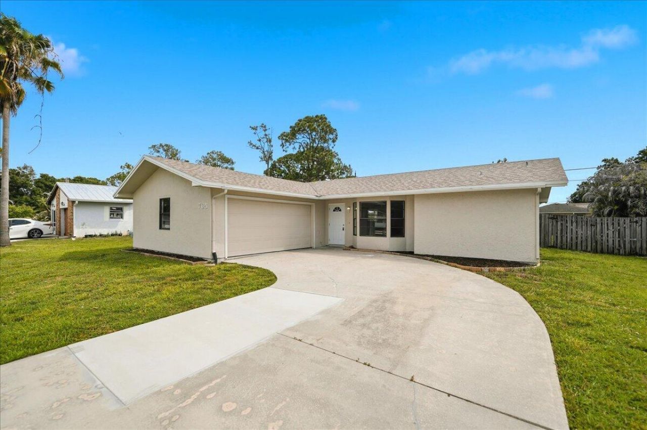 765 SE Floresta Drive, Port Saint Lucie, FL 34983 Photo