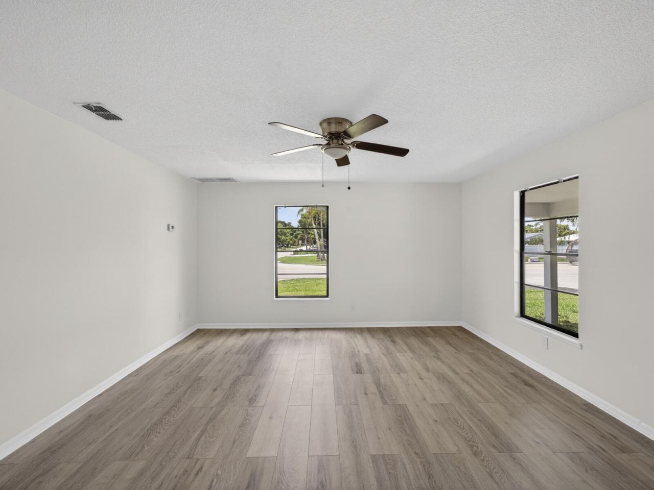 2575 1st Place, Vero Beach, FL 32962 Photo