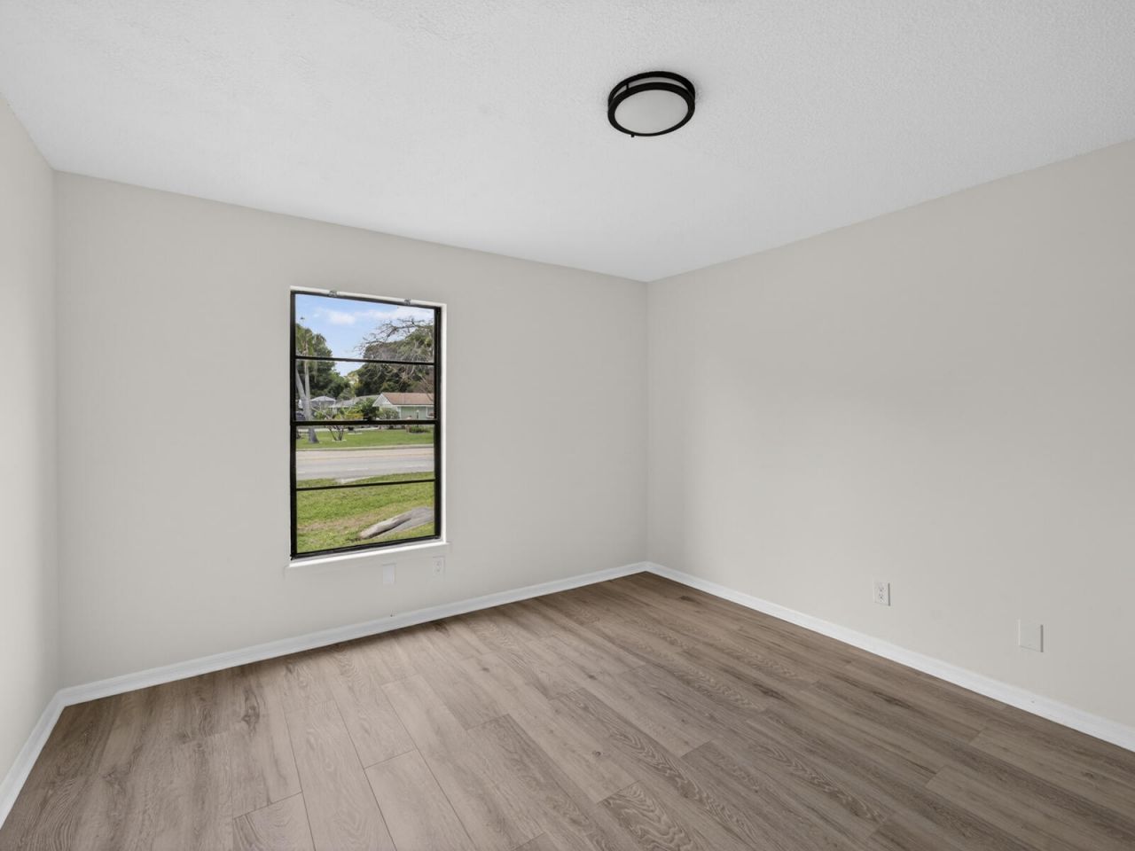 2575 1st Place, Vero Beach, FL 32962 Photo
