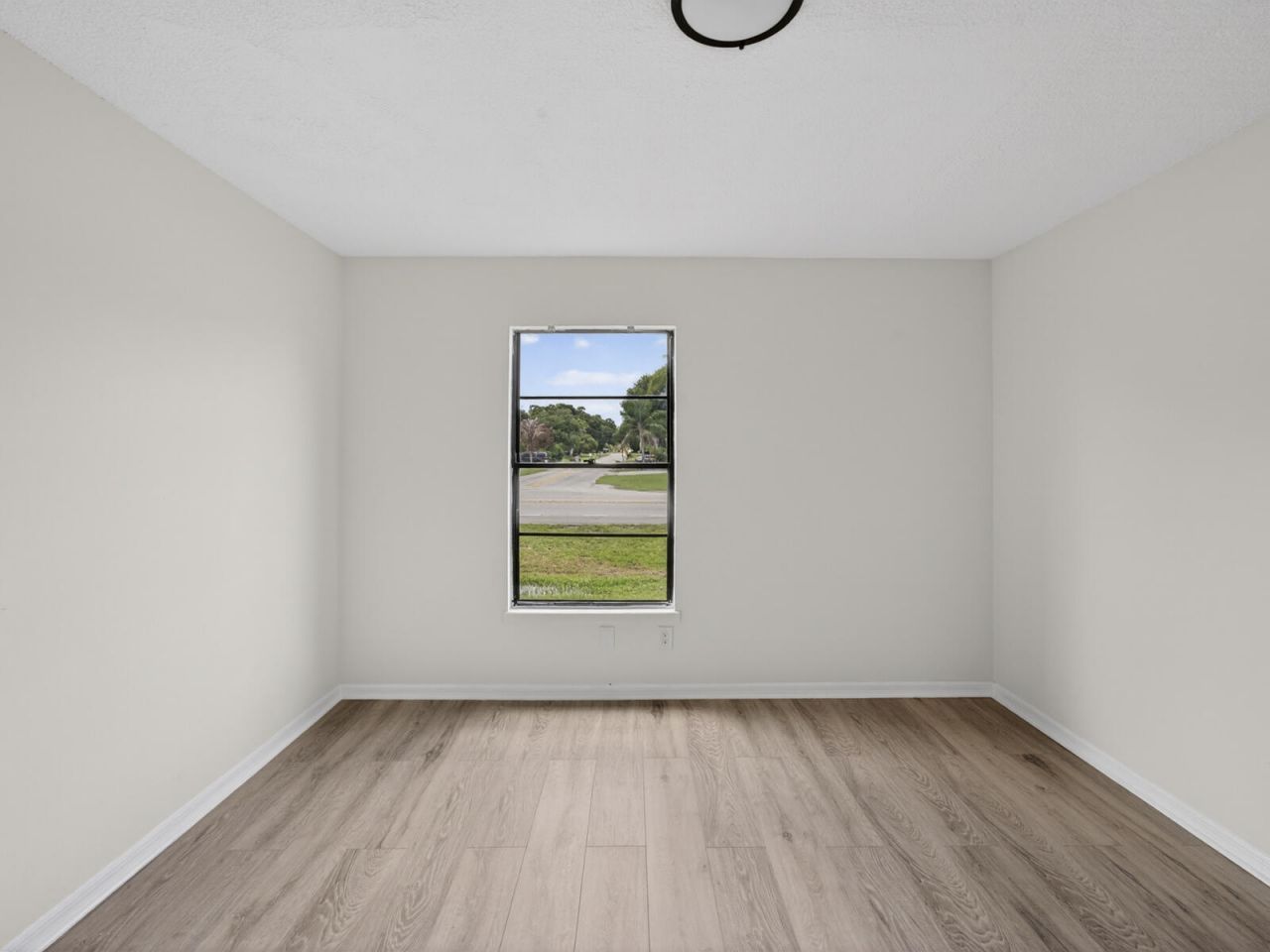 2575 1st Place, Vero Beach, FL 32962 Photo
