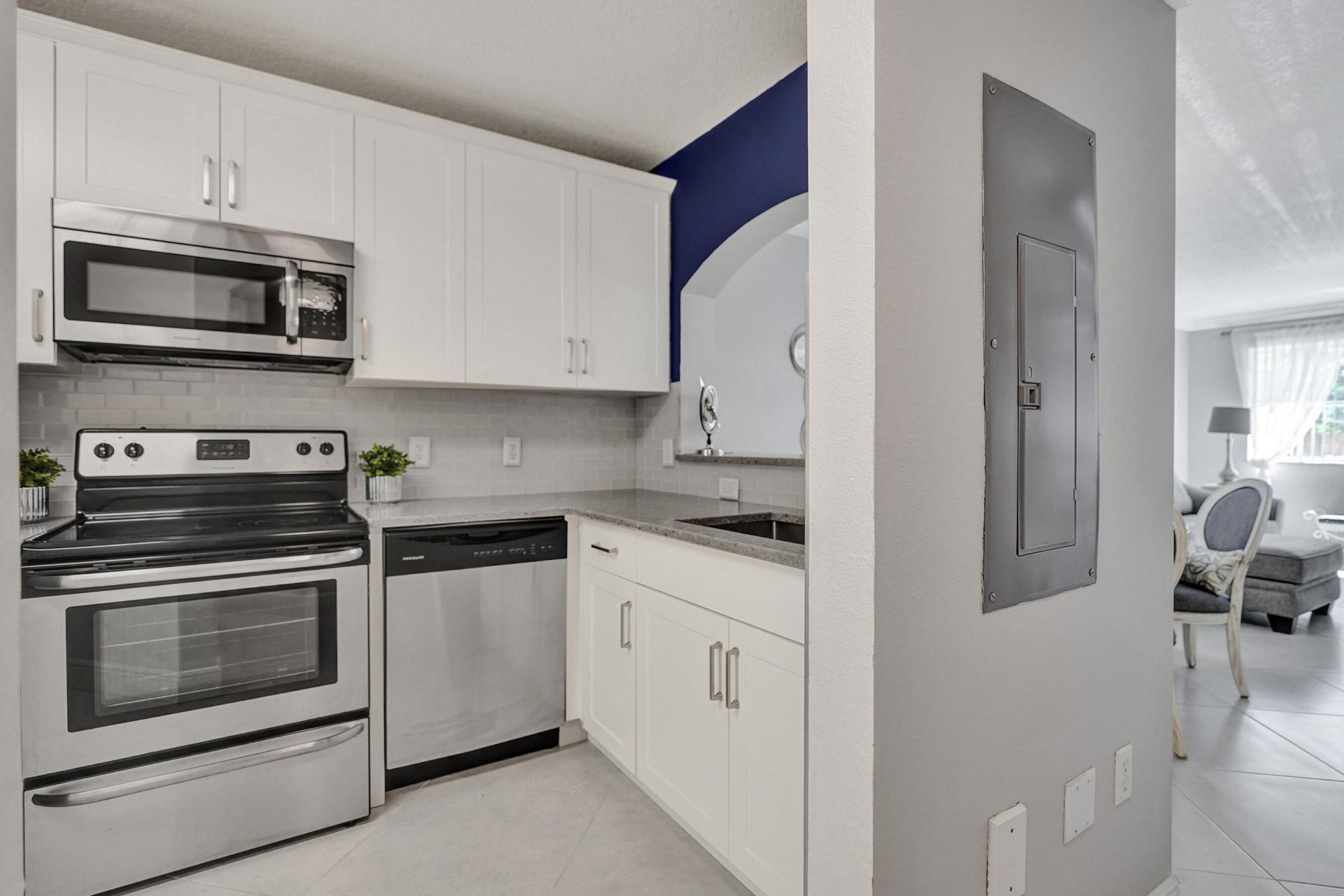 3730 N Jog Road, Unit 105, West Palm Beach, FL 33411 Photo