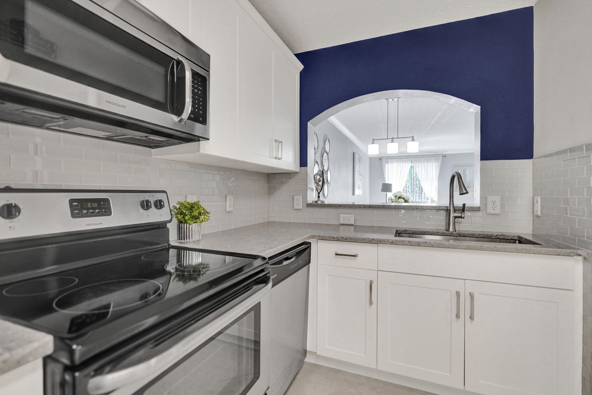 3730 N Jog Road, Unit 105, West Palm Beach, FL 33411 Photo