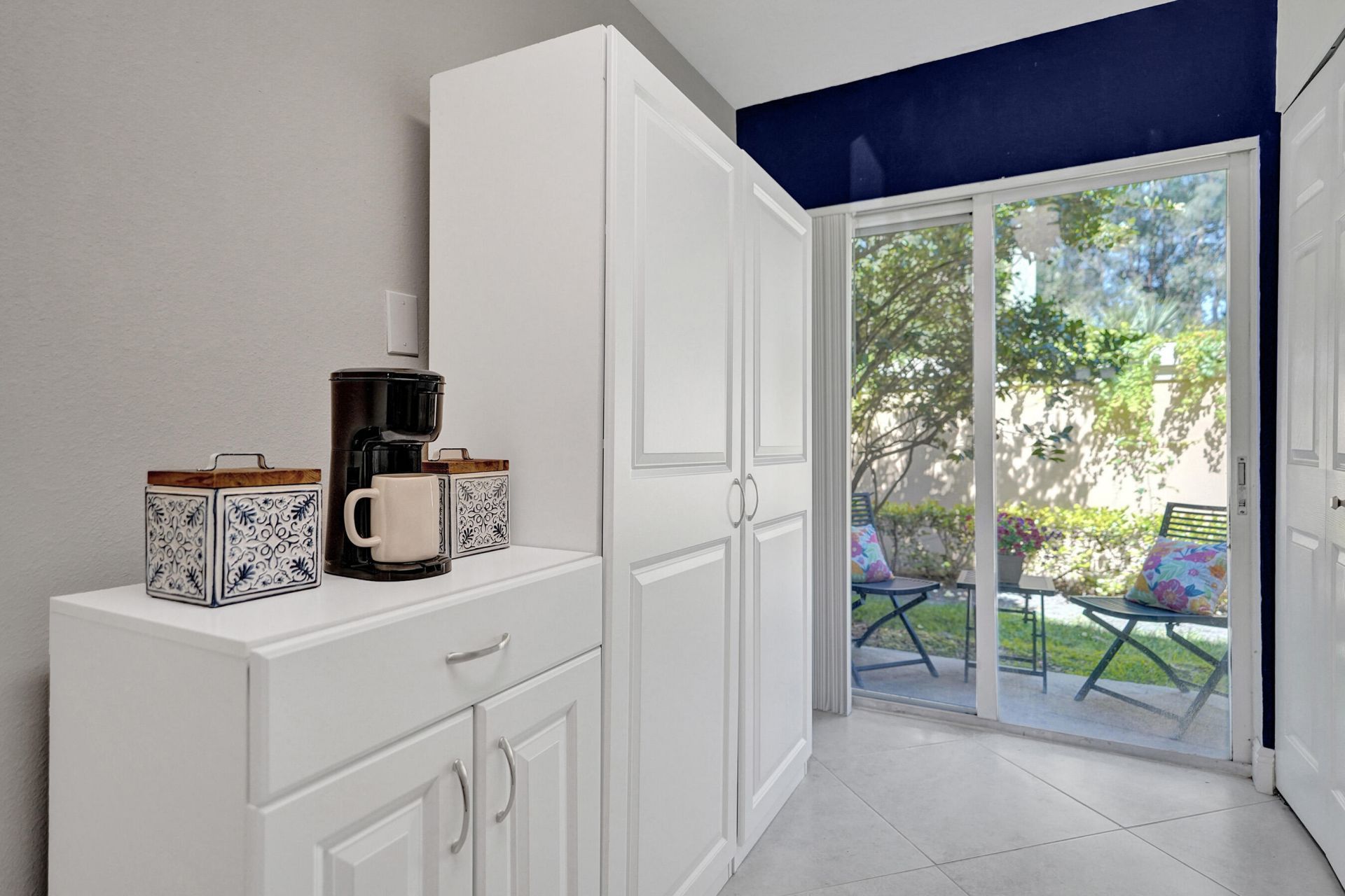 3730 N Jog Road, Unit 105, West Palm Beach, FL 33411 Photo
