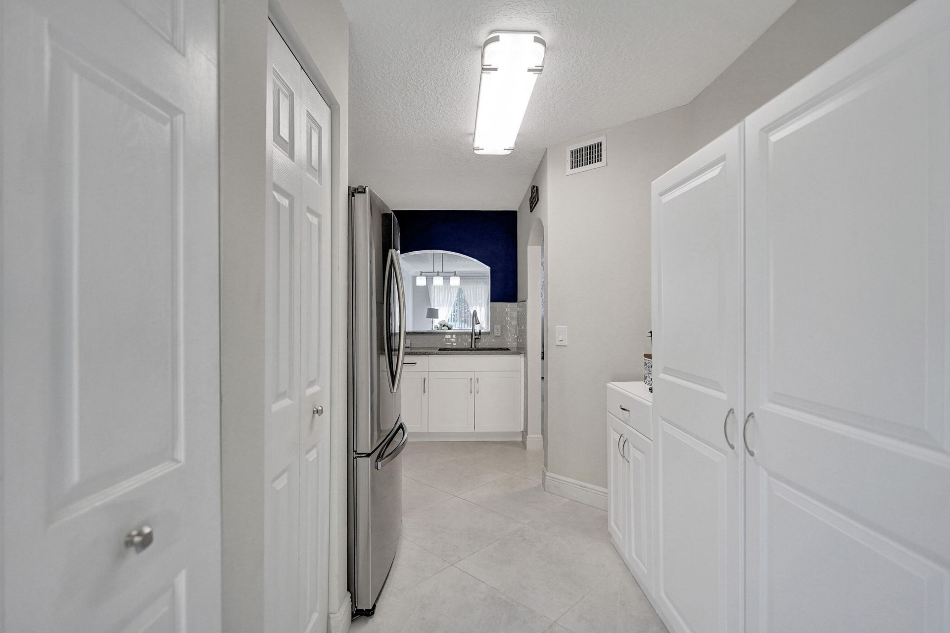 3730 N Jog Road, Unit 105, West Palm Beach, FL 33411 Photo